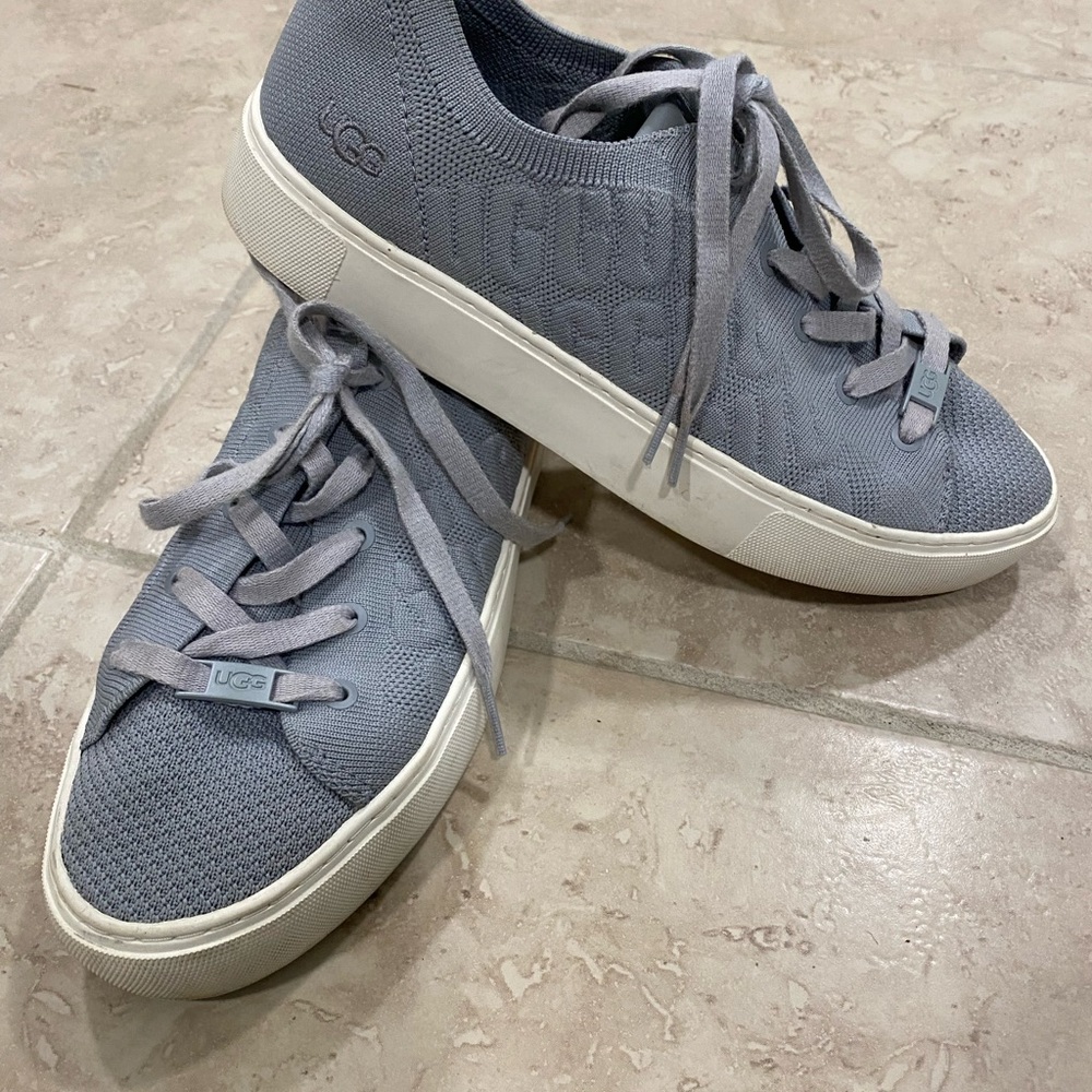 UGG Dinale Graphic Knit Grey Fashion Sneakers Size W 8.5